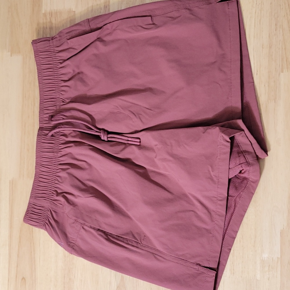 VRST Men's 5'' Everyday Short Size S Desert Rust NWT UV Protection Zip Pocket